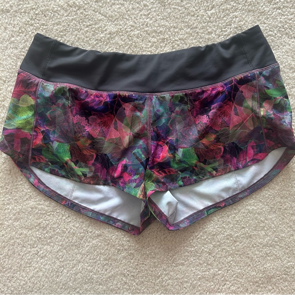Lululemon Speed Up Lined Shorts Size 6 Like New